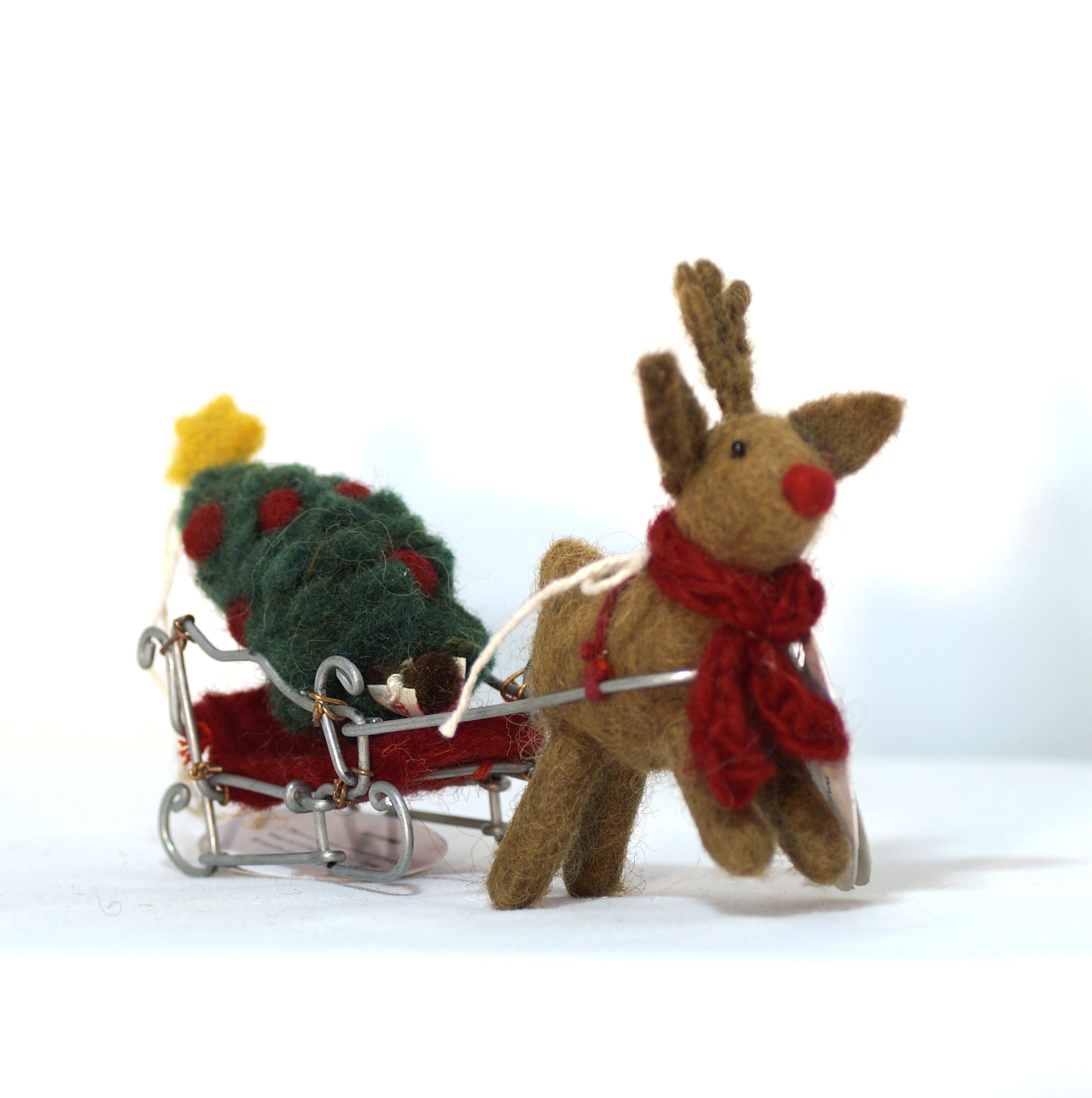 Mini Rentier mit Schlitten und Weihnachtsbaum