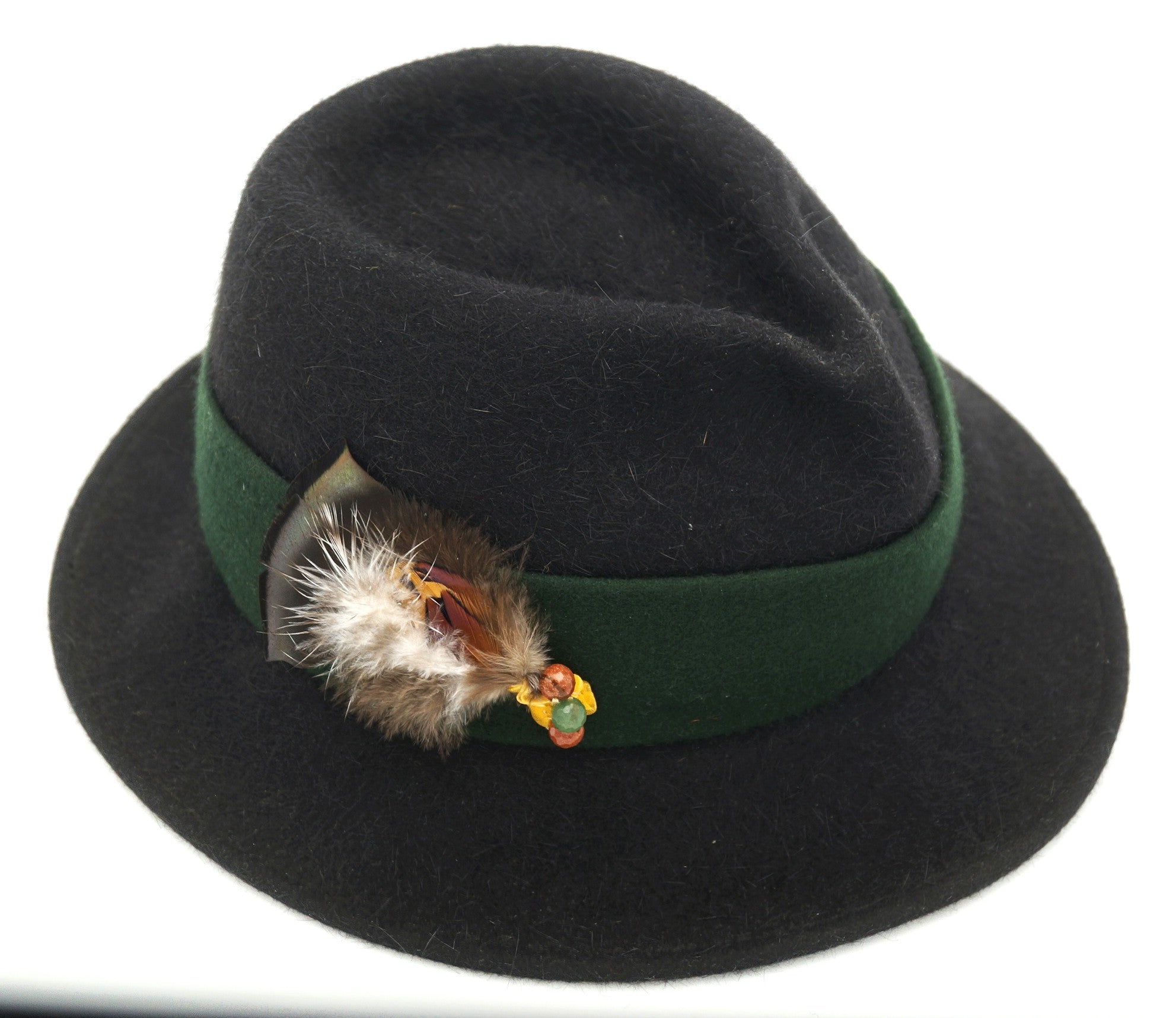 Truthahnfeder mit Goldfasan-Kirchenfensterfeder und facettierten Goldflußperlen